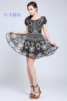 一代品牌服装批发市场全解析 价格、样品与库存尾货信息